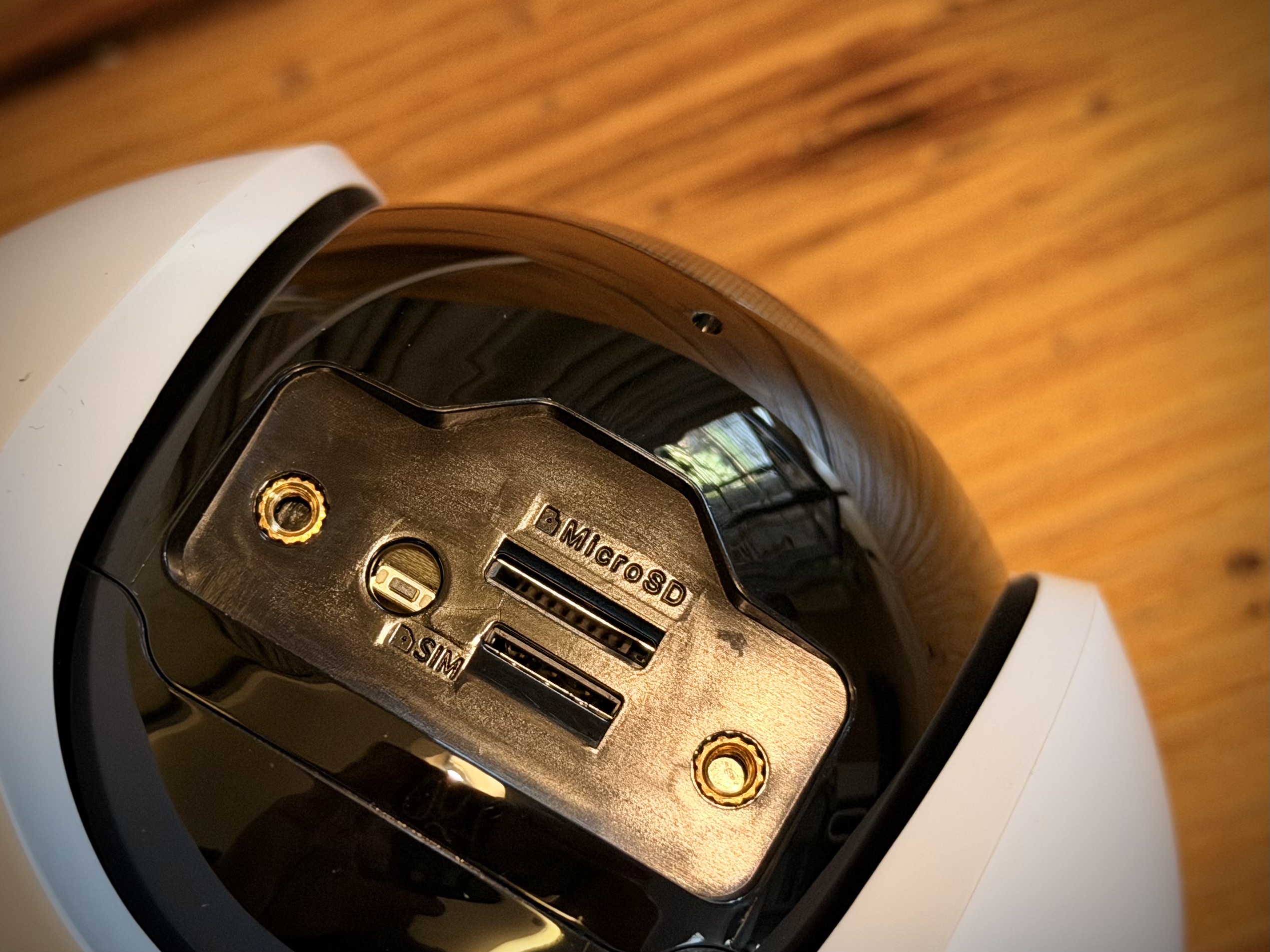 EZVIZ EB8 PRO 4G WIFI panel solarny