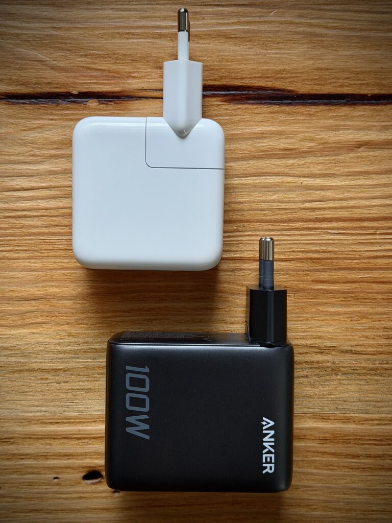 Ładowarka Anker 100W USB-C vs Ładowarka Apple 30W