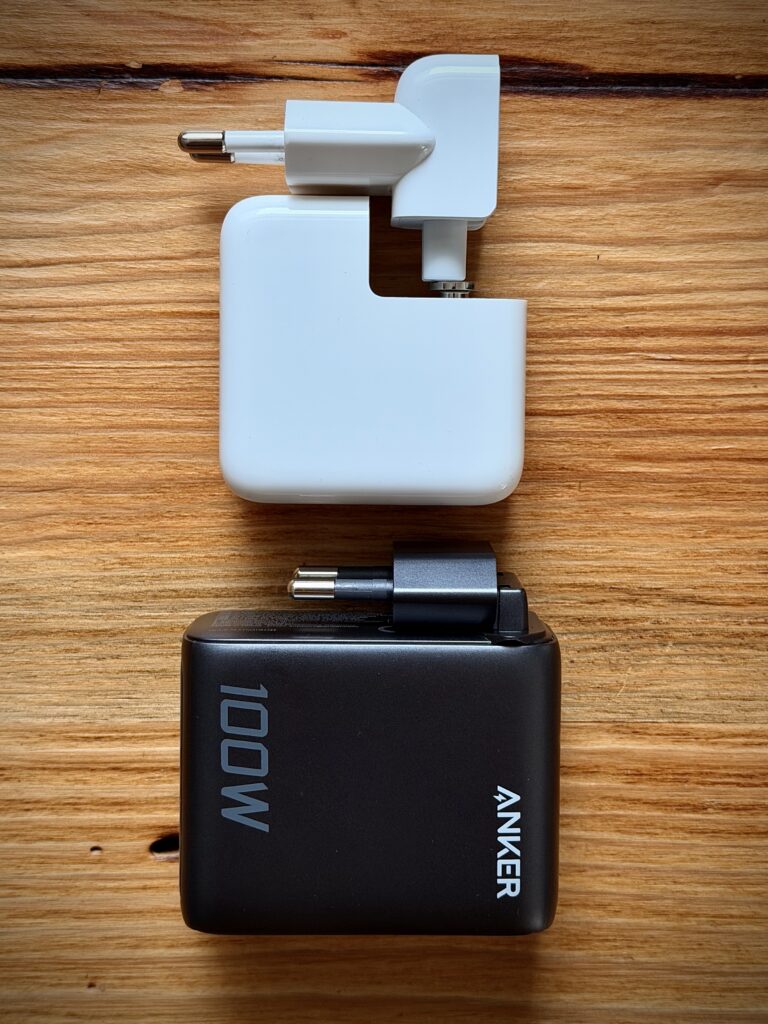 Ładowarka Anker 100W USB-C vs Ładowarka Apple 30W