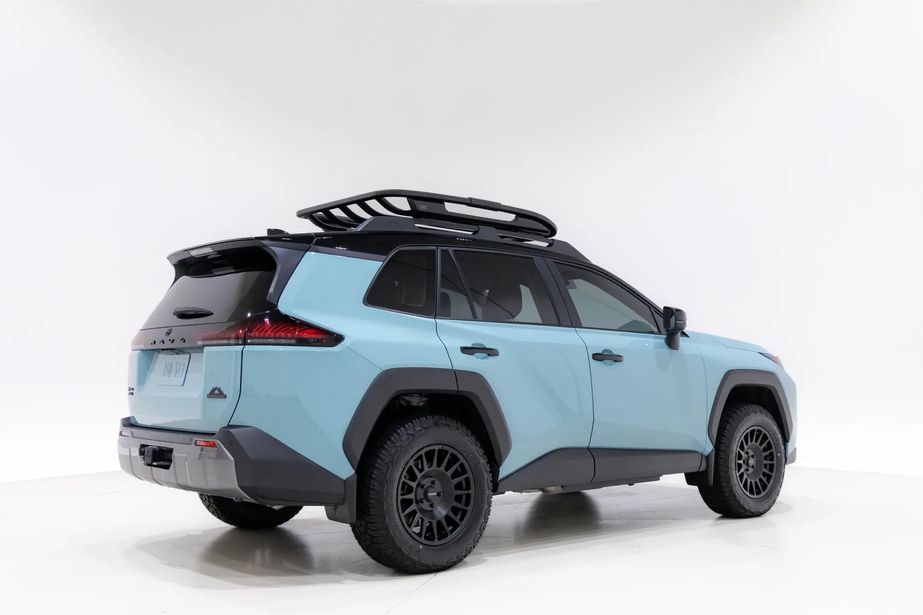 Toyota RAV4 Woodland Concept - widok z tyłu i boku